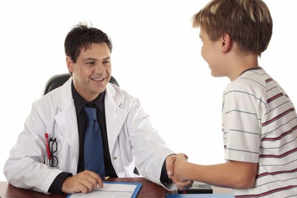 the doctor prescribes vitamins to the teenager to grow the penis