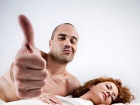 a woman with a man who enlarged his penis with the help of folk remedies